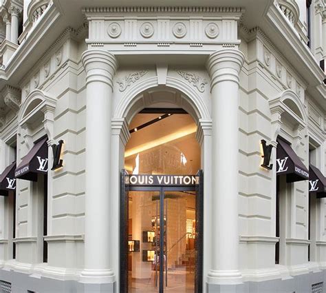 louis vuitton crown melbourne.